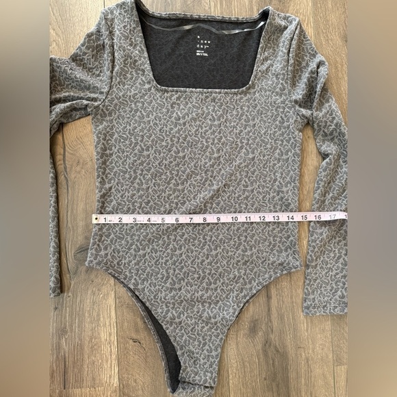 A New Day Bodysuit Textured Knit Stretch Gray Leopard Print Size Medium - Picture 7 of 9